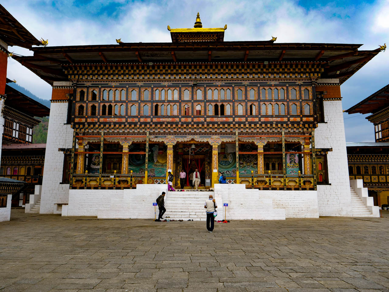 Bhutan, Lungtenzampa