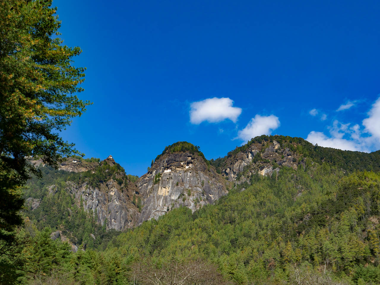Bhutan, Drugyel Dzong
