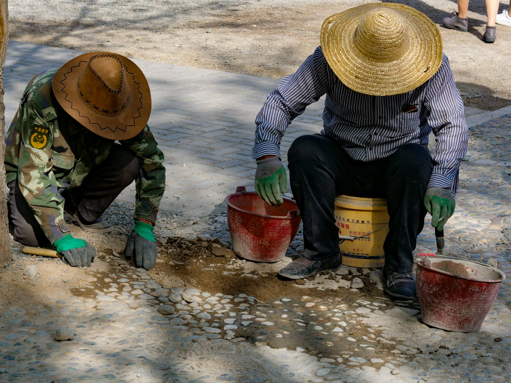 China, CHN, Gansu Sheng, Guan City of Jiayuguan, Shenglilu Jieda