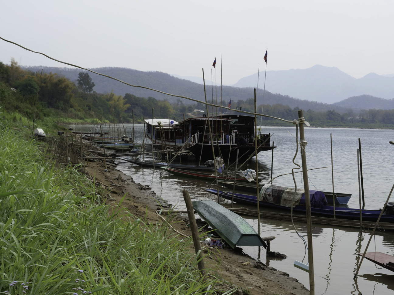 Laos, Ban Thinhông